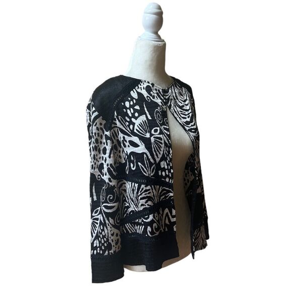 Chico’s Black & White Animal Print Mixed Media Cardigan Blazer - Picture 4 of 15